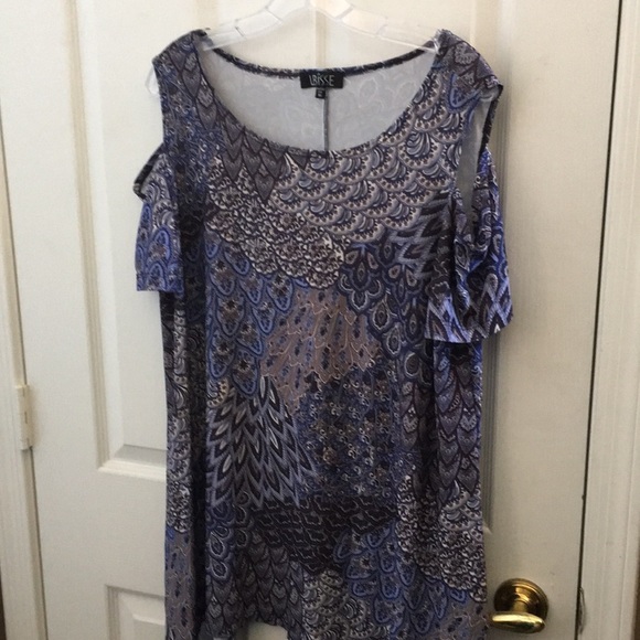 FINAL MARKDOWN LADIES cold shoulder lbisse top 1x - Picture 1 of 5